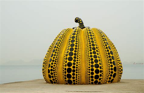 yayoi kusama sculpture